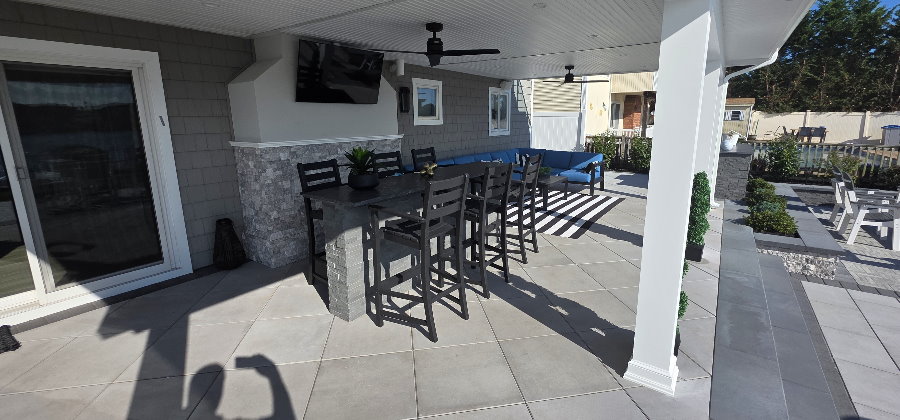 rain proof deck and bar island